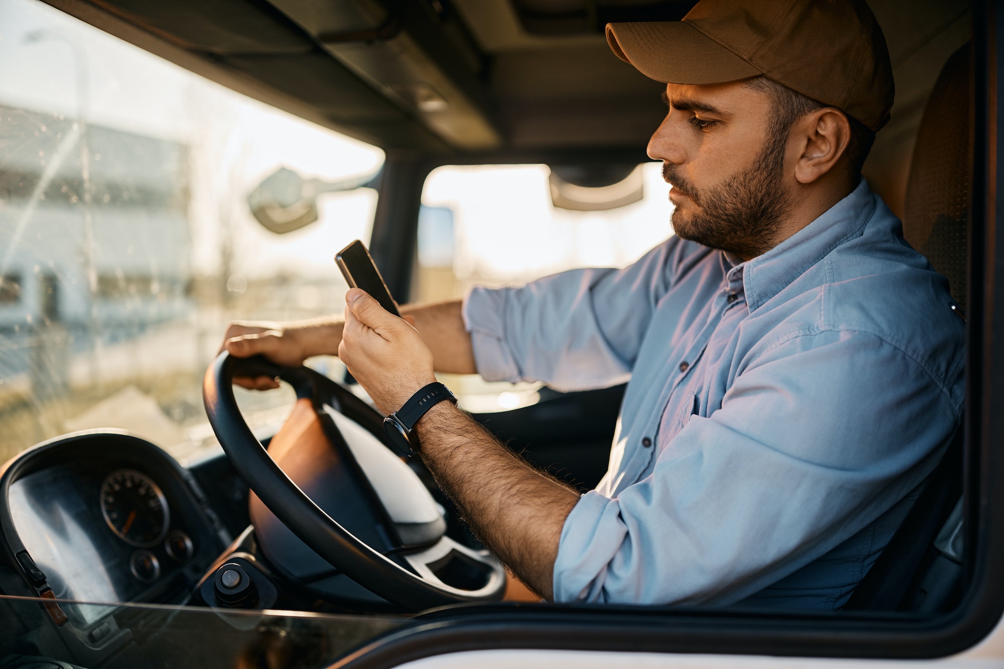 Chauffeur de camion se repose