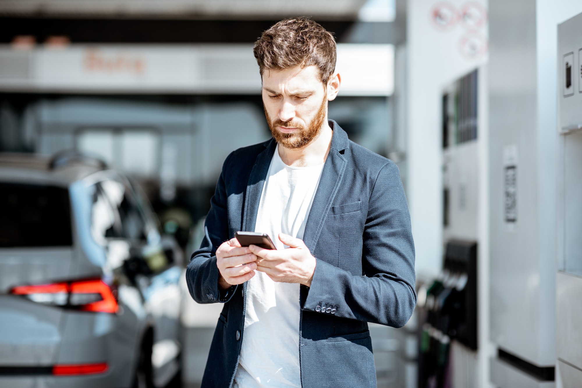 Contrôle des prix des carburants parmi des applis