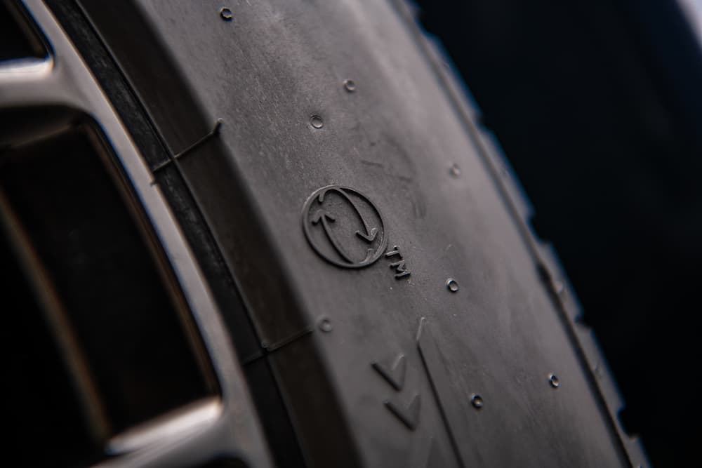 Logo Pirelli des pneus 50% durables